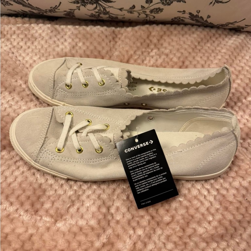 Converse Women’s Size 11